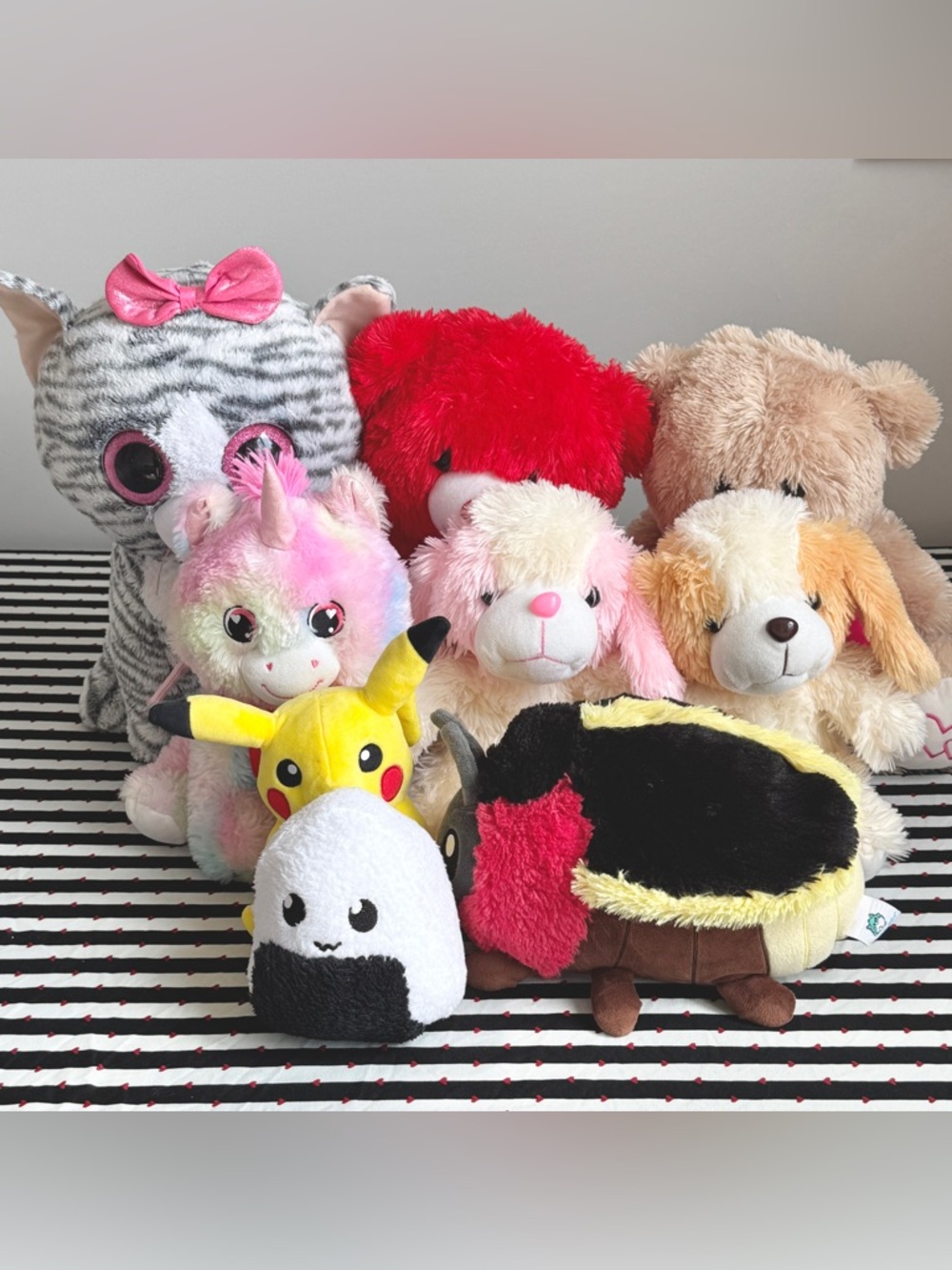 Plushie lot (valentines day, pokémon, beanie boo, squishable…)